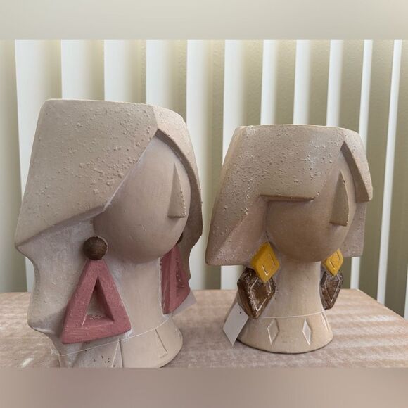 Artistic Ceramic/Resin Face Vases - Cream and Pink - Picture 15 of 16